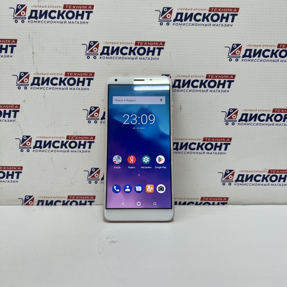 Смартфон ZTE Blade V9 Vita 3/32 ГБ Смартфон ZTE Blade V9 Vita 3/32 ГБ