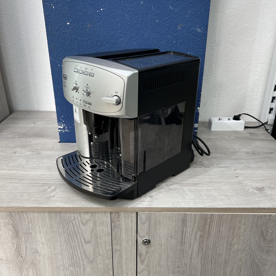 Кофемашина De'Longhi Caffè Venezia ESAM 2200
