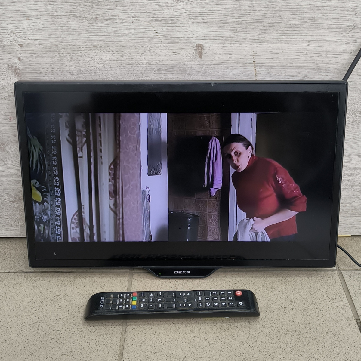 Телевизор LED 19" DEXP 19A3100