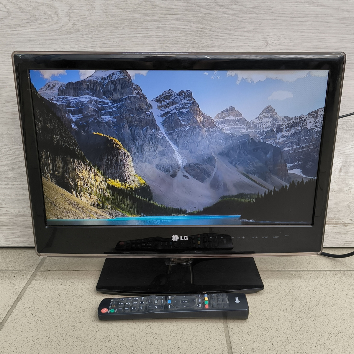 Телевизор LG 19LV2500