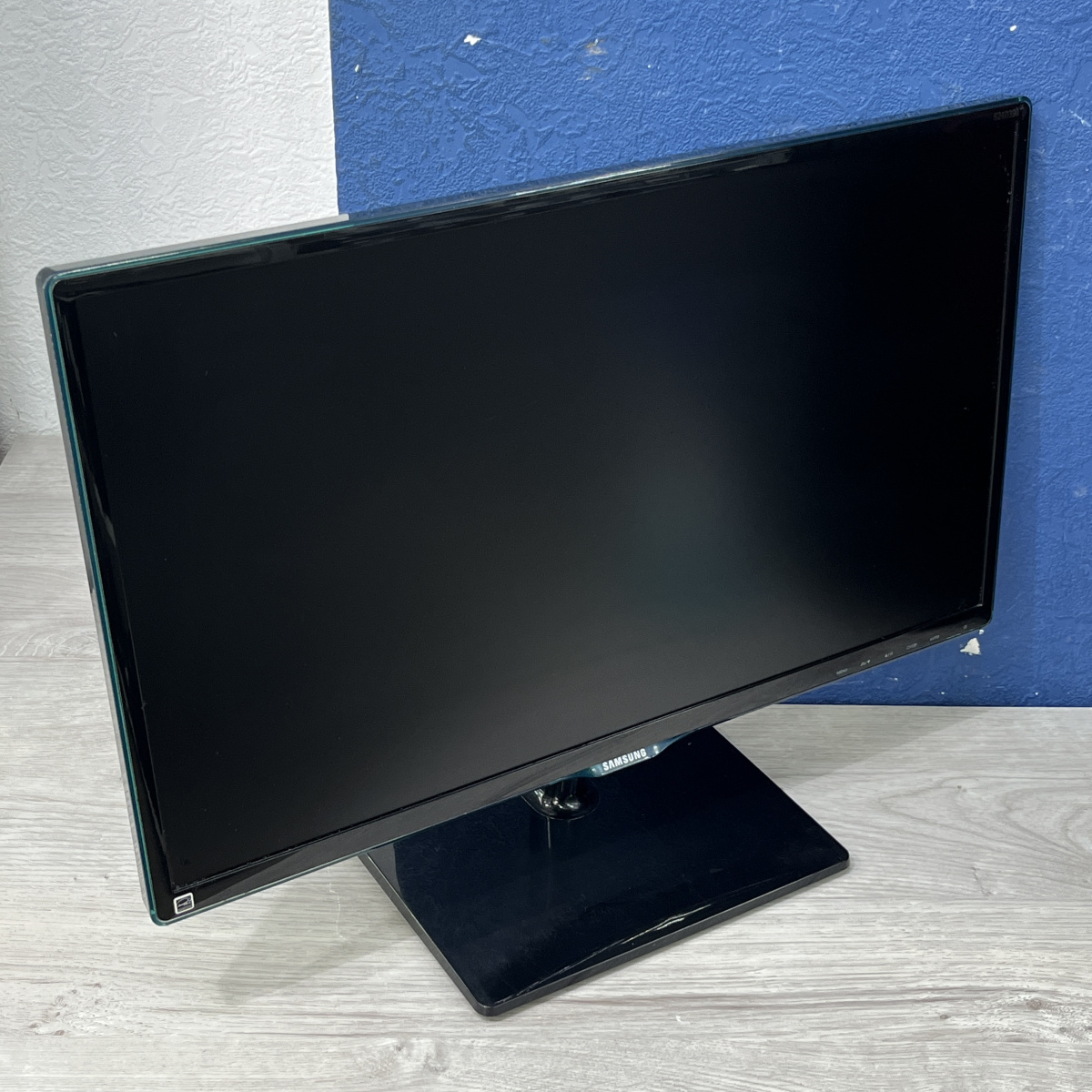 Монитор Samsung 23.6" S24D390HLX/RU