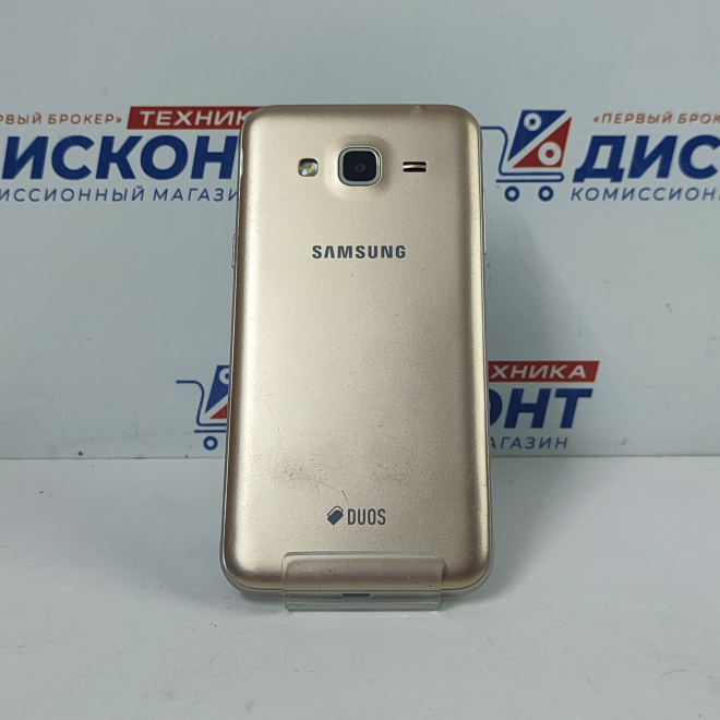 Смартфон Samsung Galaxy J3