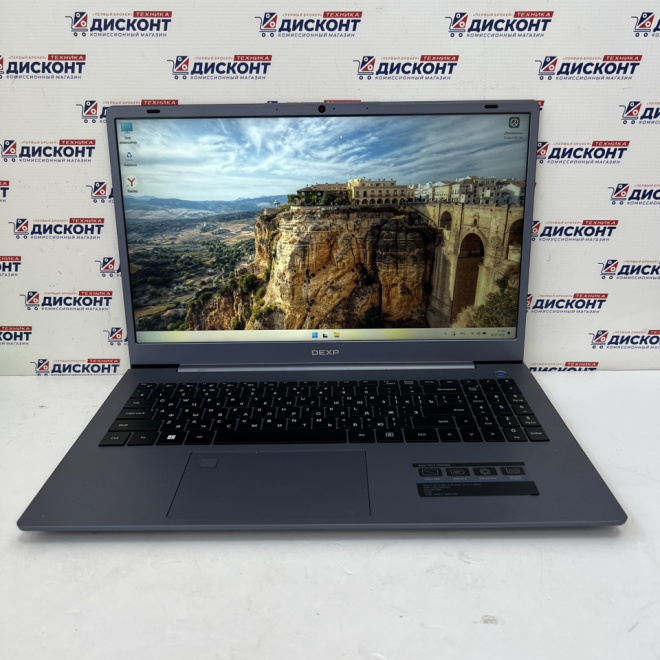 5.6" Ноутбук DEXP Atlas M15-I3W302