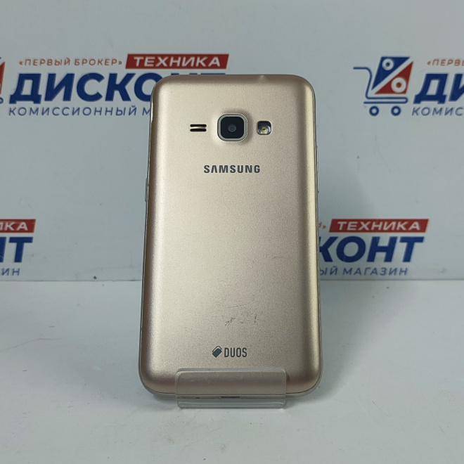 Смартфон Samsung Galaxy J3