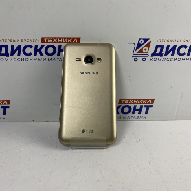 Смартфон Samsung Galaxy J1 1/8 ГБ