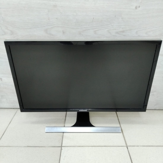 Монитор Samsung U28E590D
